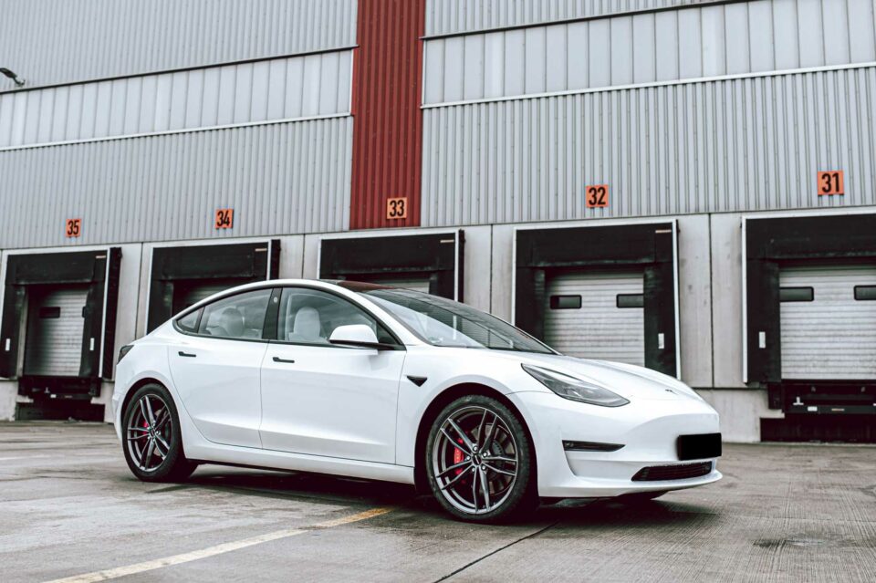 Model3 Swan Glossy Anthracite 5